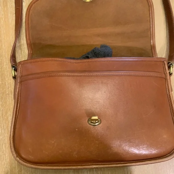 Vintage Coach City Bag in British Tan Made in the United States with hang tag - Picture 4 of 16